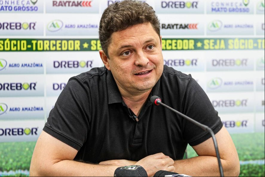 Após parcelamento de dívida, Dresch alerta clubes: "Não negociem com o Corinthians"