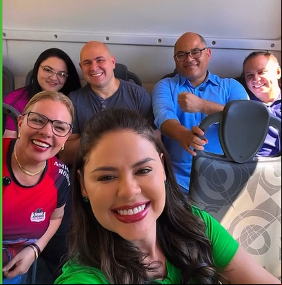 Abílio e vereadores andam de ônibus em 1º dia gratuito em feriados
