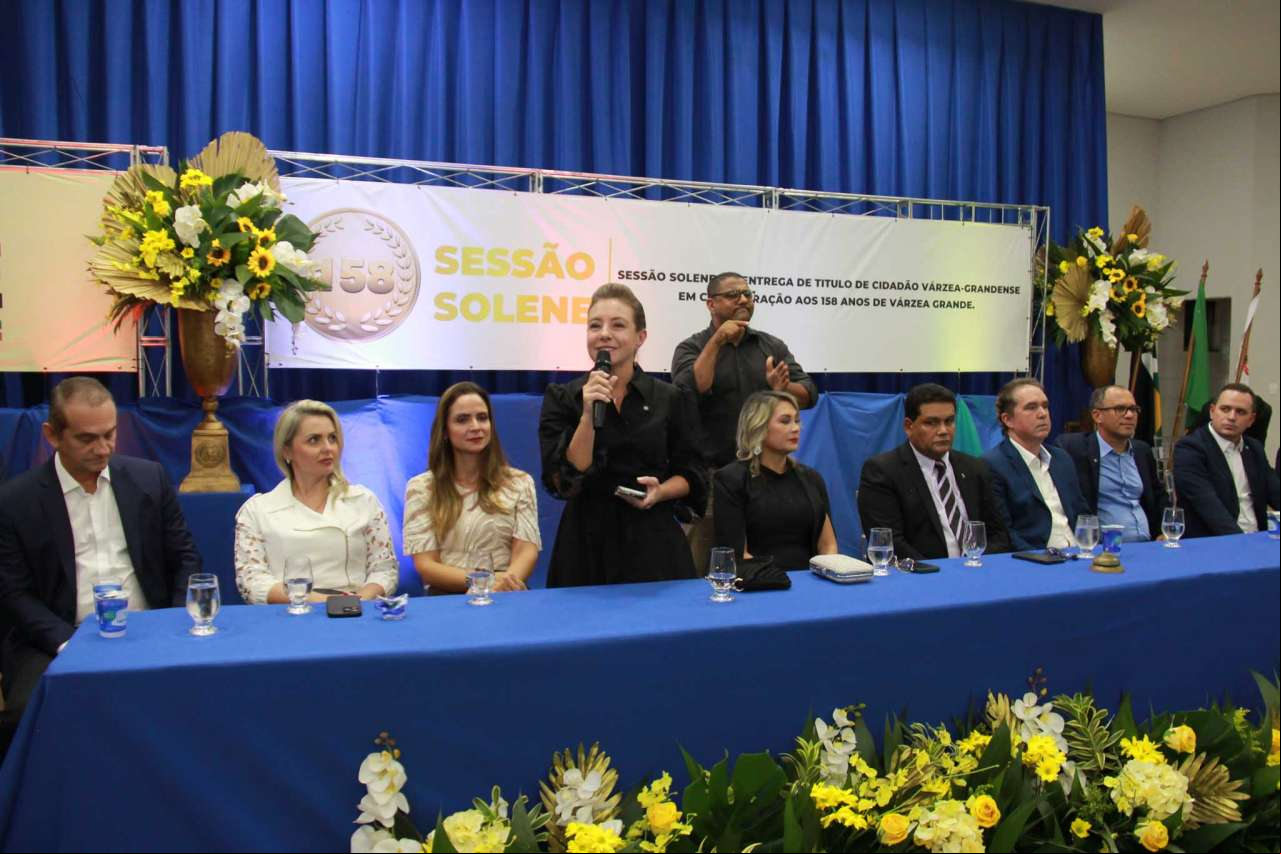“Somos gigantes e vamos crescer ainda mais”, afirma prefeita em sessão solene