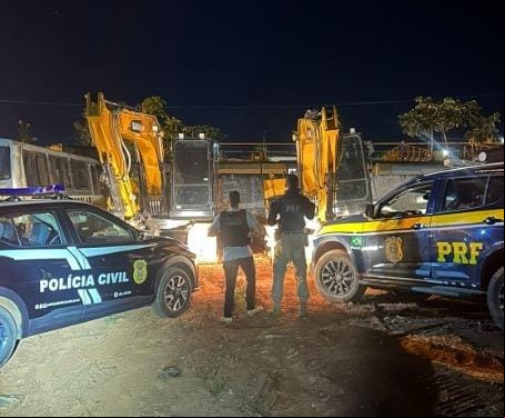 Polícia Civil e PRF recuperam escavadeiras furtadas no Rio de Janeiro em Mato Grosso