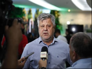 Stopa diz ter sido vítima de “flagrante forjado”, cita danos psicológicos e quer R$ 50 mil