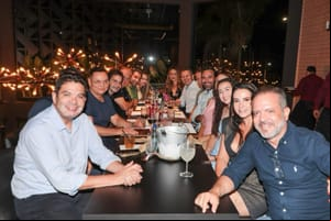 Deputado Paulo Araújo reúne autoridades e empresários no soft opening do Ikioi Dubai
