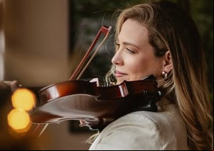 Fernanda Pavan leva o som do violino cuiabano ao show de Gusttavo Lima