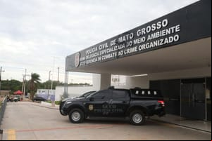 Facção utilizava "laranjas" para ocultar valores de extorsões a comerciantes, aponta Civil