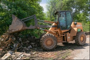 Limpurb retira 180 toneladas de lixo em bolsão no Altos do Coxipó