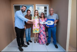 Primeira-dama de MT entrega  primeira casa sorteada na 3ª edição do Casamento Abençoado