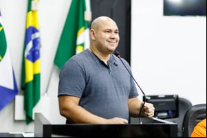 Prefeito garante que não haverá aumento na agem com ônibus grátis aos domingos