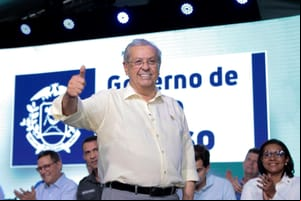 “Quem tiver a boca maior, come um ao outro”, diz senador sobre definições de candidaturas para 2026