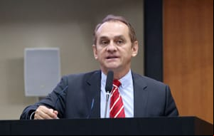Deputado aponta lucro do Estado com empréstimos consignados dos servidores
