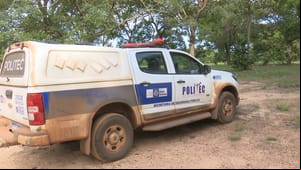 Mulher é encontrada morta em cachoeira com mãos e pés amarrados em sacos com pedras