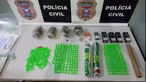 Polícia Civil apreende adolescente com mais de 200 pinos de cocaína