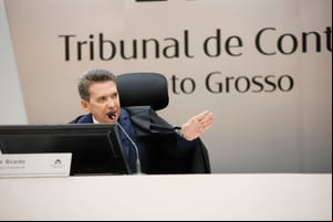 TCE alerta para endividamento de servidores de MT com consignados e anuncia auditoria
