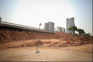 Demolição de estrutura antiga vai atrasar entrega de obra em Cuiabá