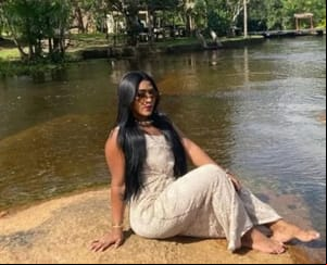 Mulher é morta a facadas por ex-companheira dentro de sorveteria em MT; veja vídeo