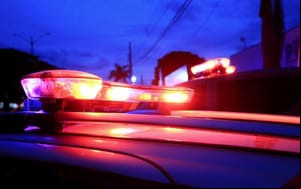 Jovem cai em emboscada e é baleado com sete tiros na frente de residência em MT