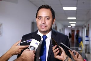 Deputado diz que Neri Geller e Nininho reconheceram erro por caminharem com a esquerda