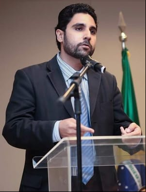 A istração pode contratar temporariamente?