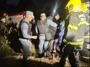 Mulher que teve o corpo queimado com gasolina pelo irmão está em estado grave