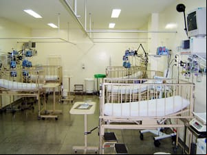 Justiça condena hospital e Estado a pagar R$ 200 mil por morte de bebê em UTI em MT