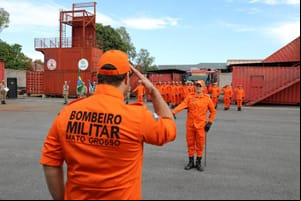 Corpo de Bombeiros de MT adere a padrão internacional e adota fardamento laranja