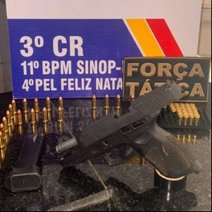 Força Tática prende homem com pistola e 52 munições dentro de caminhonete